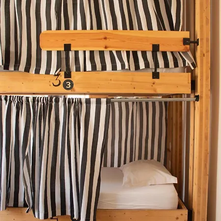 Rossio Hostel *